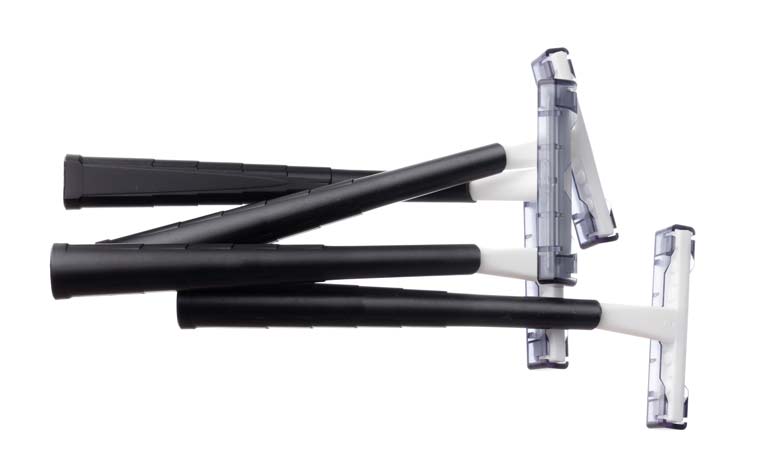 razors-on-white-background